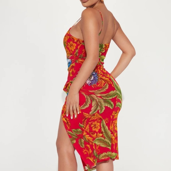 Gorgeous floral midi dress - Picture 2 of 5